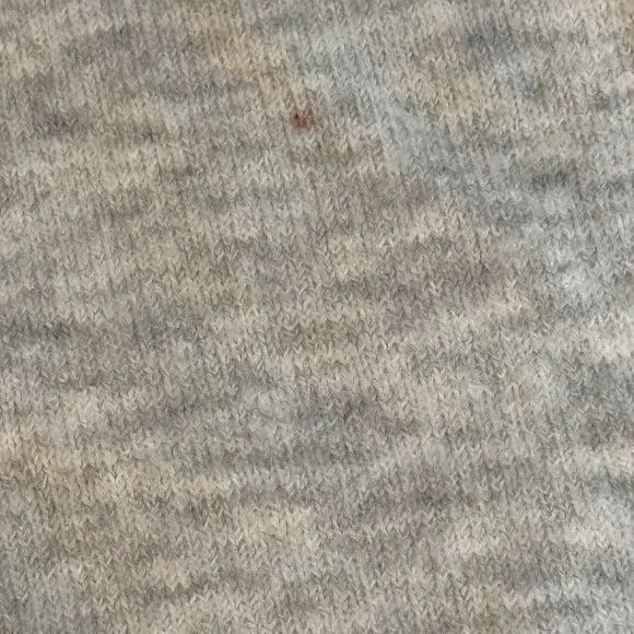 Vincent Camuto v-neck sweater size M - Picture 4 of 5